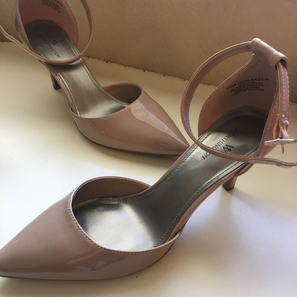 woman’s nougat heels